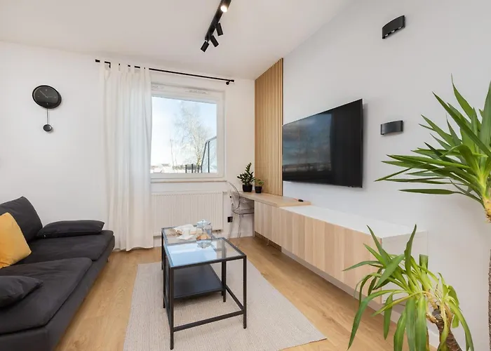 Butterfly Apartment With Parking By Noclegi Renters