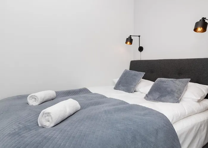 Butterfly Apartment With Parking By Noclegi Renters